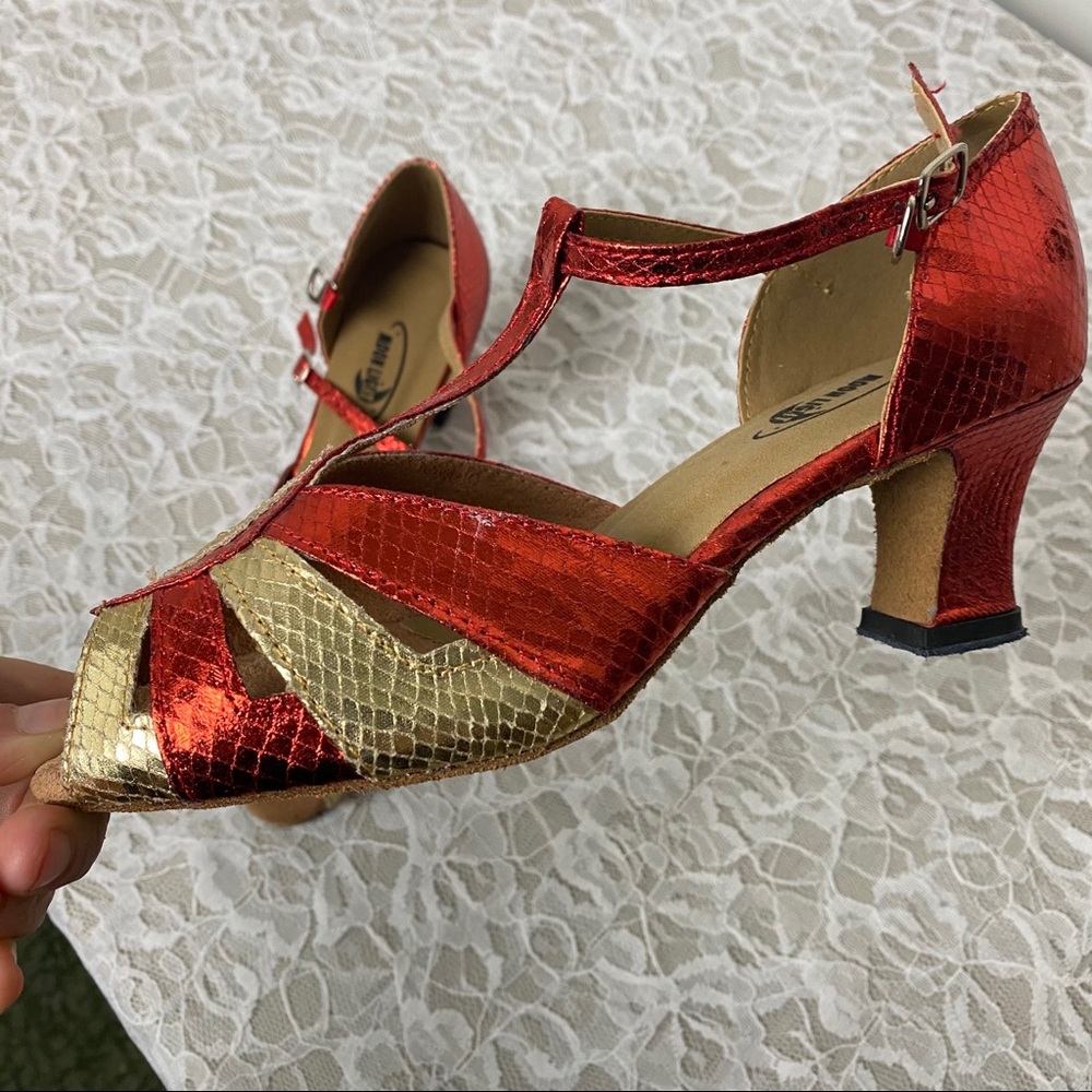 New Vintage Style Dance Shoes - size 7